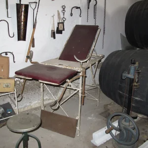 Cama de parto antigua